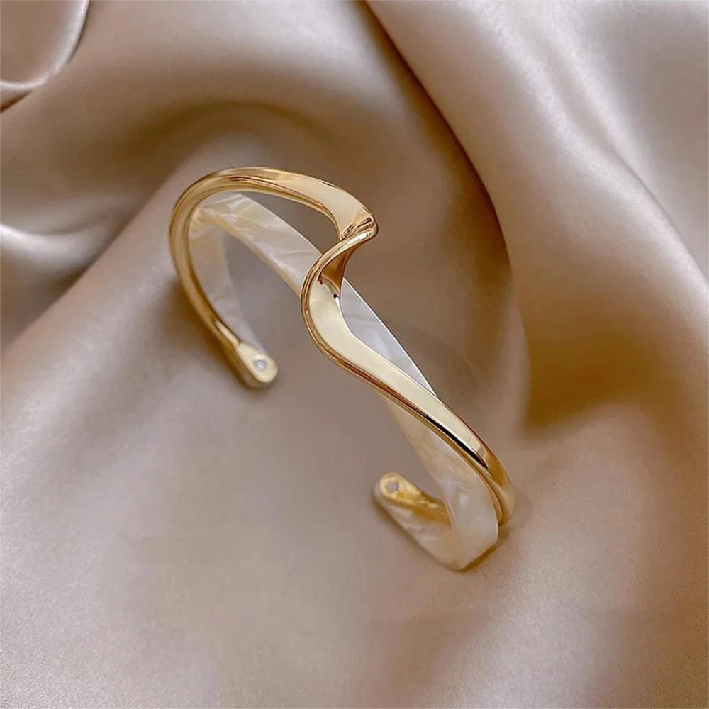 Elegant White Shell Open Bangle Bracelet – Luxury & Versatile